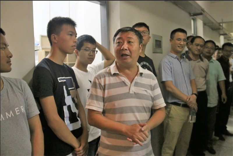 【图片新闻】金沙集团1862cc领导下寝慰问2017级新生