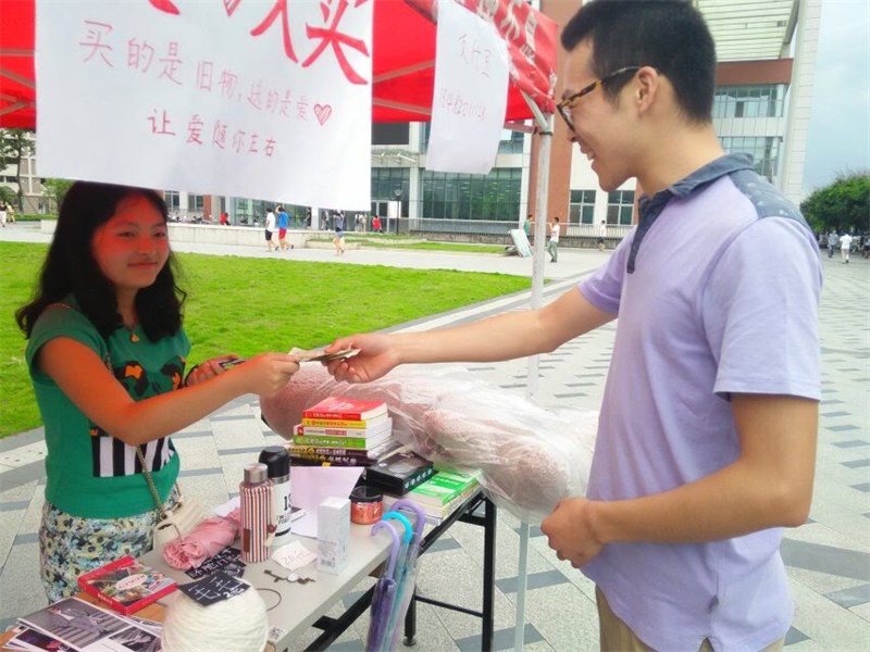 公益在心中，你我在行动——金沙集团1862cc青年先锋队暑期社会实践之爱心惊喜准备