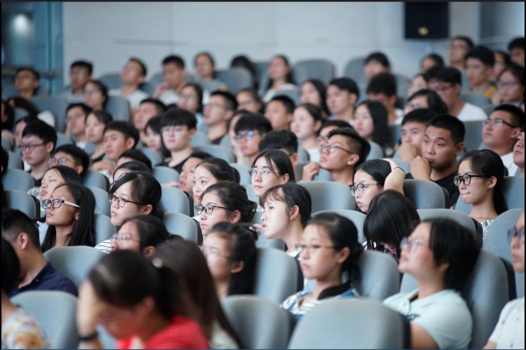 金沙集团1862cc召开2017级新生大会