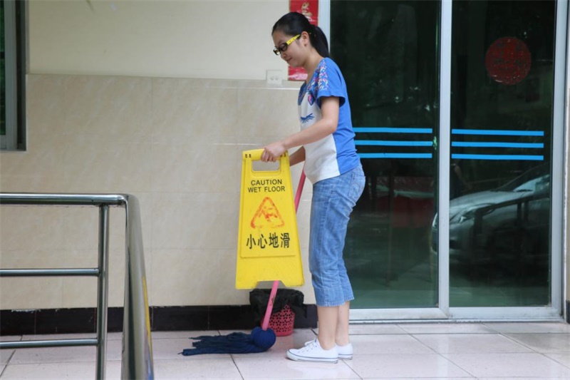 公益在心中，你我在行动——金沙集团1862cc青年先锋队暑假社会实践养老院献爱心活动第一天